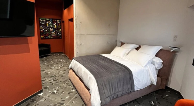 Suite 28, Rezervați Pensiune Pensiuni în Treilles, Pensiune