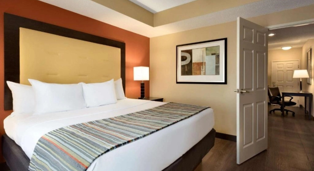Одноместный люкс c 1 комнатой Garner Hotel Evansville East by IHG