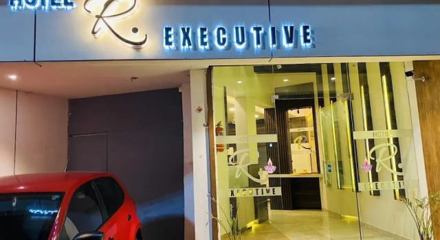Hotel R Executive, Забронировать Отель Отели штата Махараштры 3 звезды, 3*