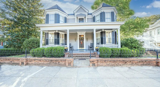 The Inn on North Jefferson, Забронировать Гостевой дом Милледжвилл Джорджия, рядом с Milledgeville Convention &amp; Visitors Bureau
