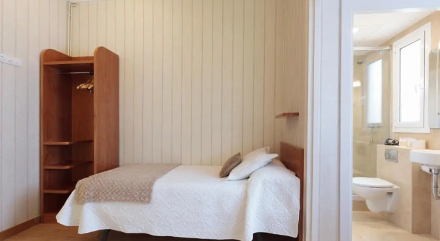 Трёхместный номер Standard Hostal Oliva
