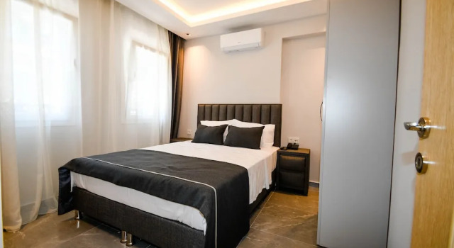 Трёхместный люкс Swan Boutique Hotel