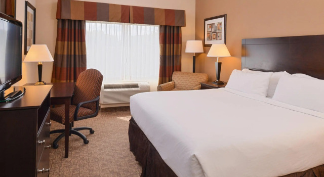 Номер Standard Holiday Inn Express & Suites Bridgeport by IHG