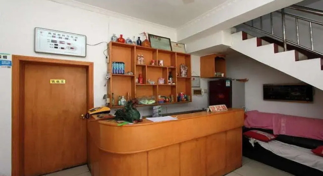Qufu Shunxing Inn, Prenota Hotel Hotel a Shandong con parcheggio, Parcheggio