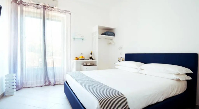 Suite Lia - Private Room with garden and tub close to Villa Eva e Cimbrone, Ravello, Забронировать Вилла Виллы Равелло, рядом с Duomo di Ravello, Вилла