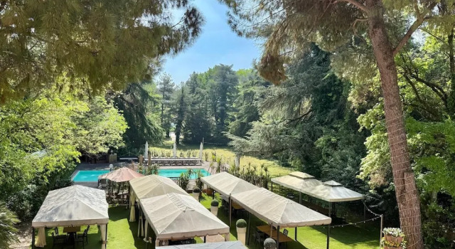 Двухместный номер Deluxe с видом на бассейн Villa Meraville