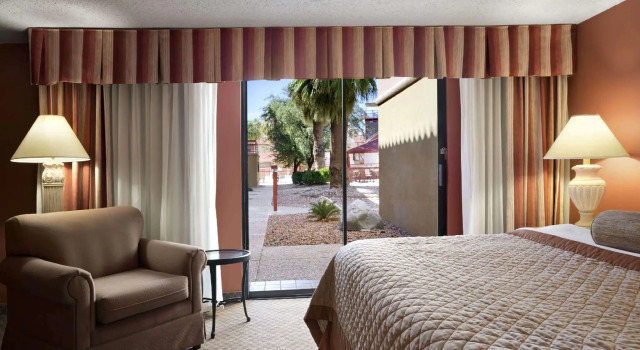 Двухместный номер Standard с видом на бассейн Wyndham El Paso Airport and Water Park