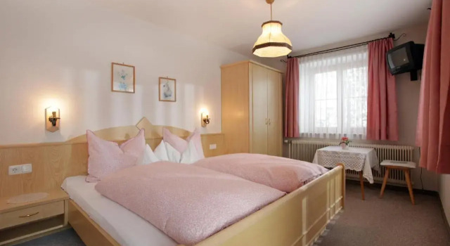Pension Straifhof, Rezerwuj Hotel Hotele w Tyrol z parkingiem, Parking