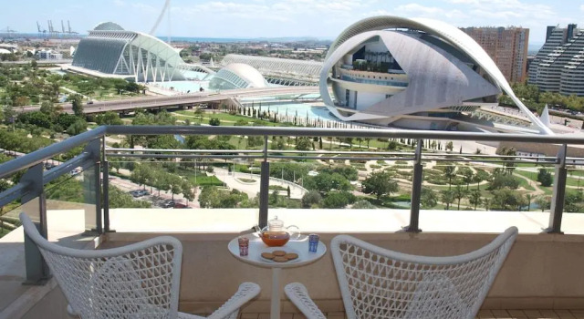 ApartUP Blue Opera View, Забронировать Отель Каминс-аль-Грау 