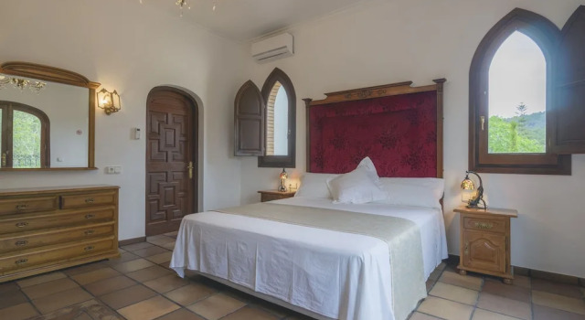 Tranquil Mansion in Santa Eulària des Riu With Swimming Pool