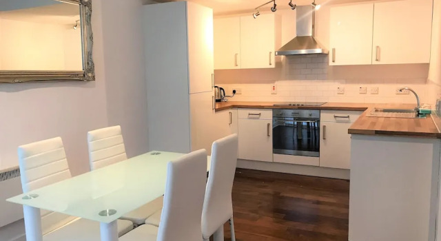 Апартаменты Executive Ice House Apartments