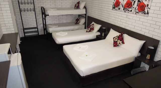Семейная студия Цокольный этаж Jackaroo Apartments