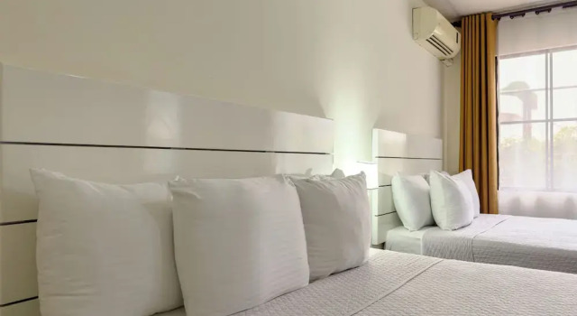 Четырёхместный люкс Deluxe Cardedeu Suites