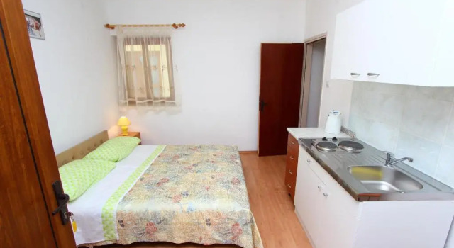 Студия Apartments Antolovic