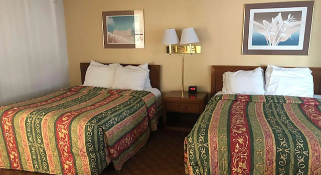 Четырёхместный номер Standard Travelodge by Wyndham Florence