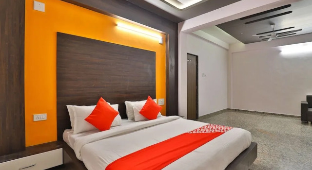 OYO 28444 Hotel Ab Apple, Buchen Sie Hotel Mehsana Gujarat