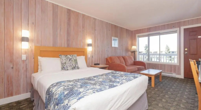 Двухместный номер Standard The Cedarwood Inn & Suites