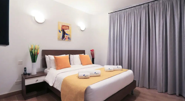 Люкс Kingfisher Nest Hotel Suites- Westlands, Near Sarit Center