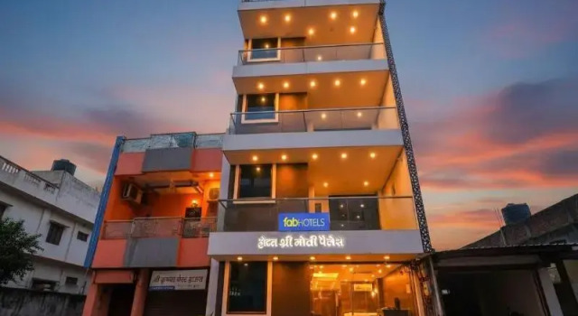 FabHotel Shree Moti Palace, Забронировать Отель Отели штата Махараштры с завтраком, Завтраки