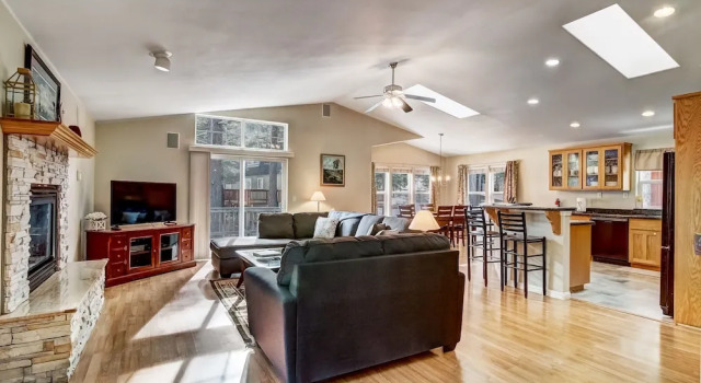 1144gb The Golden Bear 3 Bedroom Home by RedAwning