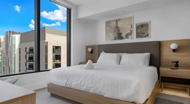 Upscale 1-BD Condo with Stunning Views