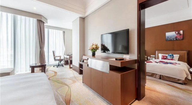 Семейный люкс Balan International Hotel