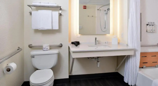Номер Standard Holiday Inn Hotel & Suites Overland Park-Convention Center by IHG