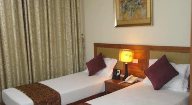 B Hotel