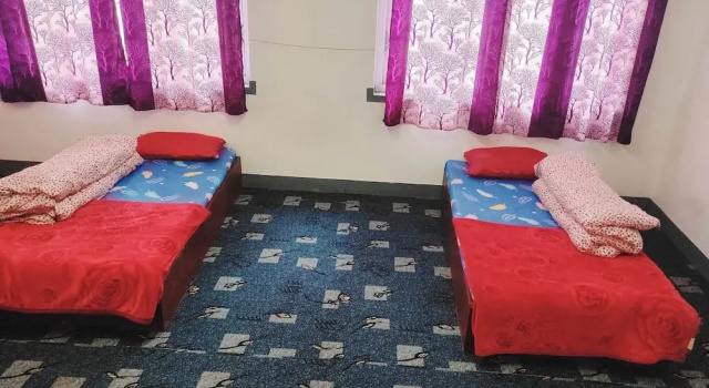 Кровать в общем номере (мужской номер) Budget Backpackers Hostel