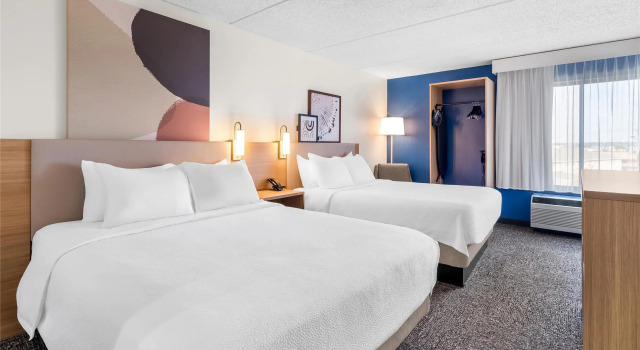 Четырёхместный номер Standard Spark by Hilton Green Bay