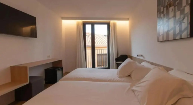 Трёхместный номер Standard Hotel Cortabitarte