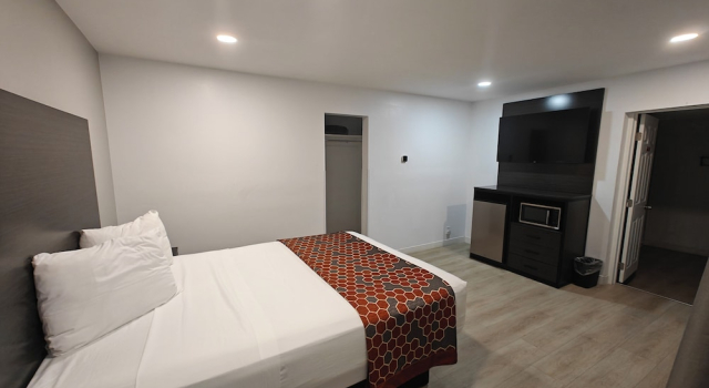 Двухместный люкс Casa Blanca Inn and Suites