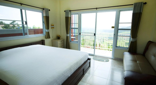 Viewpoint Khaokoh Hotel