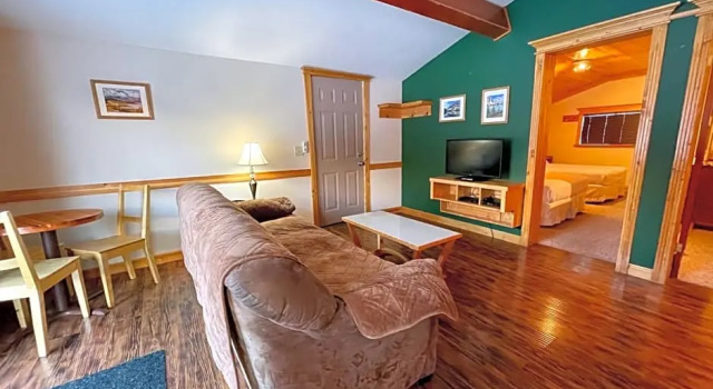 Brookside Motel, Buchen Sie Motel Golden British Columbia