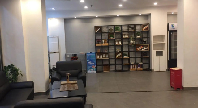 7 Days Inn Shenzhen Longgang Nalian Subway Station Branch, Rezerwuj Hotel Hotele w Shenzhen z parkingiem, Parking