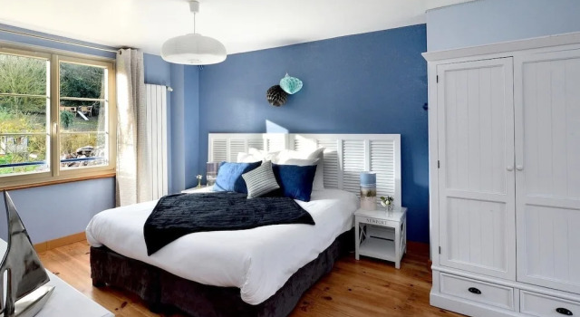 Четырёхместный номер Standard с балконом Chambres dhôtes Villa de Vienne-en-Arthies