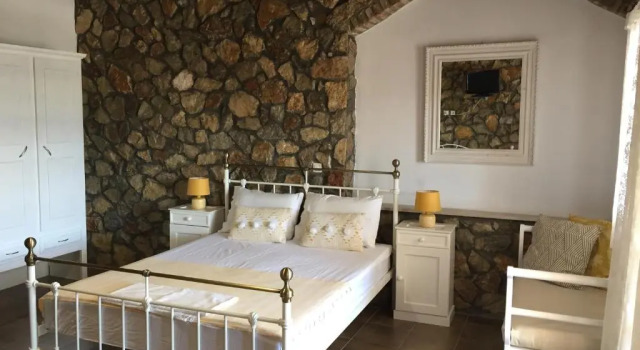 Vareladiko studios, Prenota Hotel Alinda Partheni