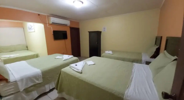 Четырёхместный номер Standard Mados Hotel Aterrizaje