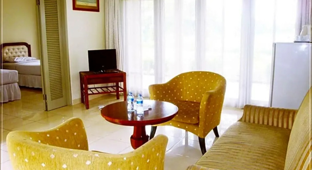 Bungalow Modern Golf & Country Club