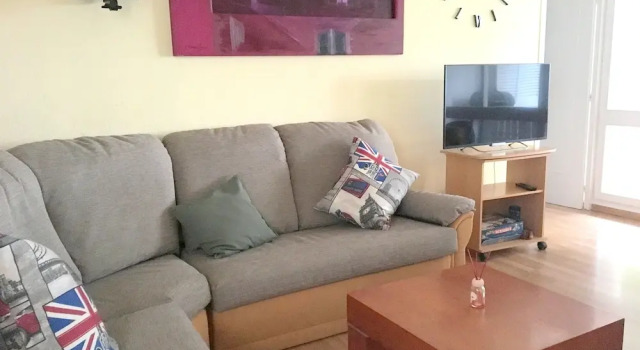 Appartement Avec Piscine A Politur, Rezerwuj Apartament Hotele w Gironès z parkingiem, Parking