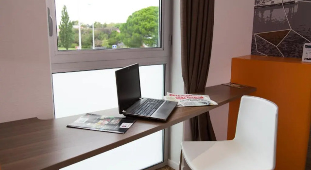 Номер Superior Brit Hotel Toulouse Colomiers   L’Esplanade