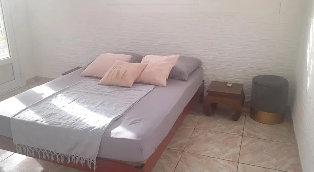 Apartment with One Bedroom in Le Gosier, with Wonderful Mountain View, Enclosed Garden And Wifi - 3 Km From the Beach, Prenota Appartamento Le Gosier Grande-Terre