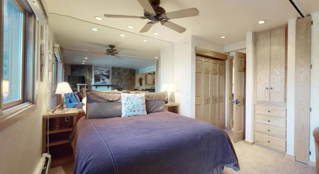 Laurelwood Condominiums Studio Premier Unit 306