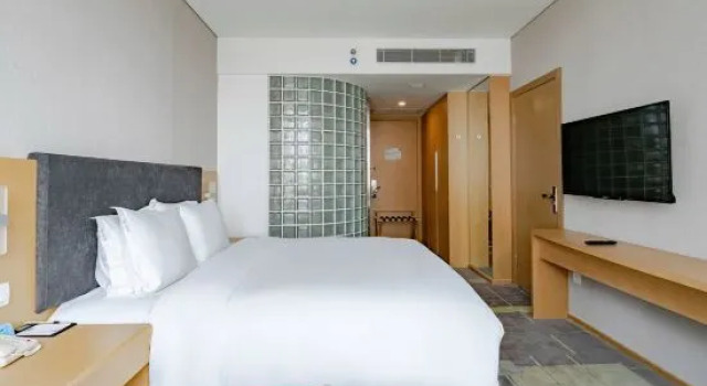 Люкс Hui Yue Hotel (Hui Rong Plaza, Chengdu Phoenix Mountain Sports Park)