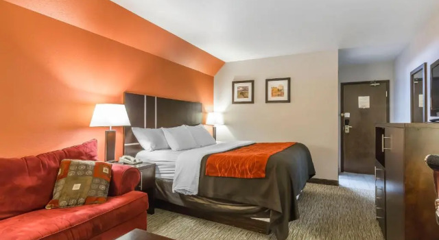 Люкс Business Comfort Inn & Suites