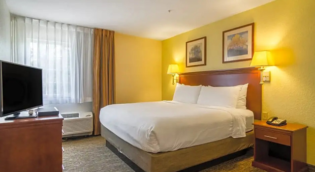 Двухместный люкс c 1 комнатой Candlewood Suites Jacksonville East Merril Road by IHG