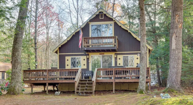 Коттедж < 1 Mi to Lake Winnipesaukee: Family Winter Escape