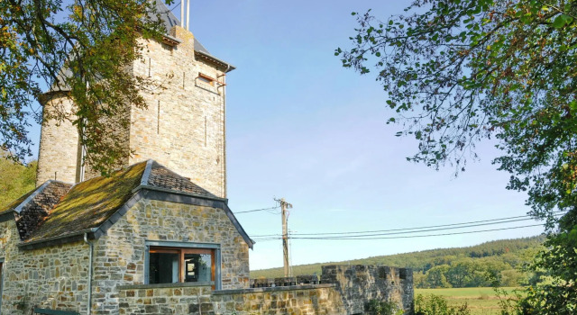 Attractive Holiday Home in Marche-en-famenne With Garden, Забронировать Отель Сине 