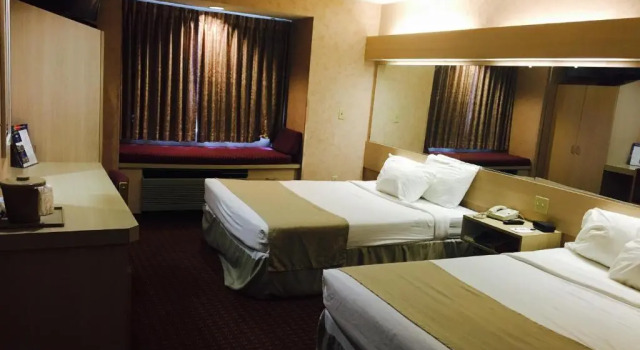 Четырёхместный номер Standard Microtel Inn & Suites by Wyndham Syracuse Baldwinsville