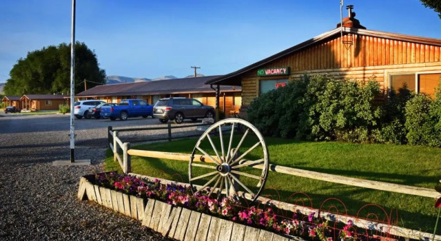 Четырёхместный номер Standard Sportsman Lodge Melrose MT